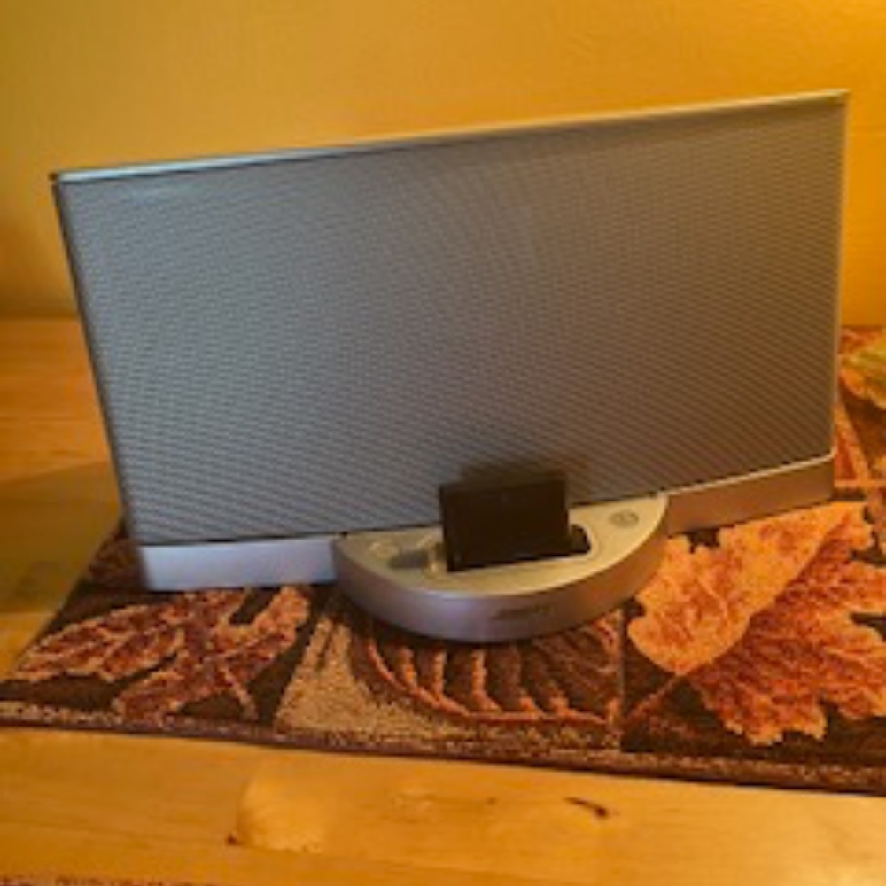 Bose SoundDock Series 2, with bluetooth docking unit, power cord